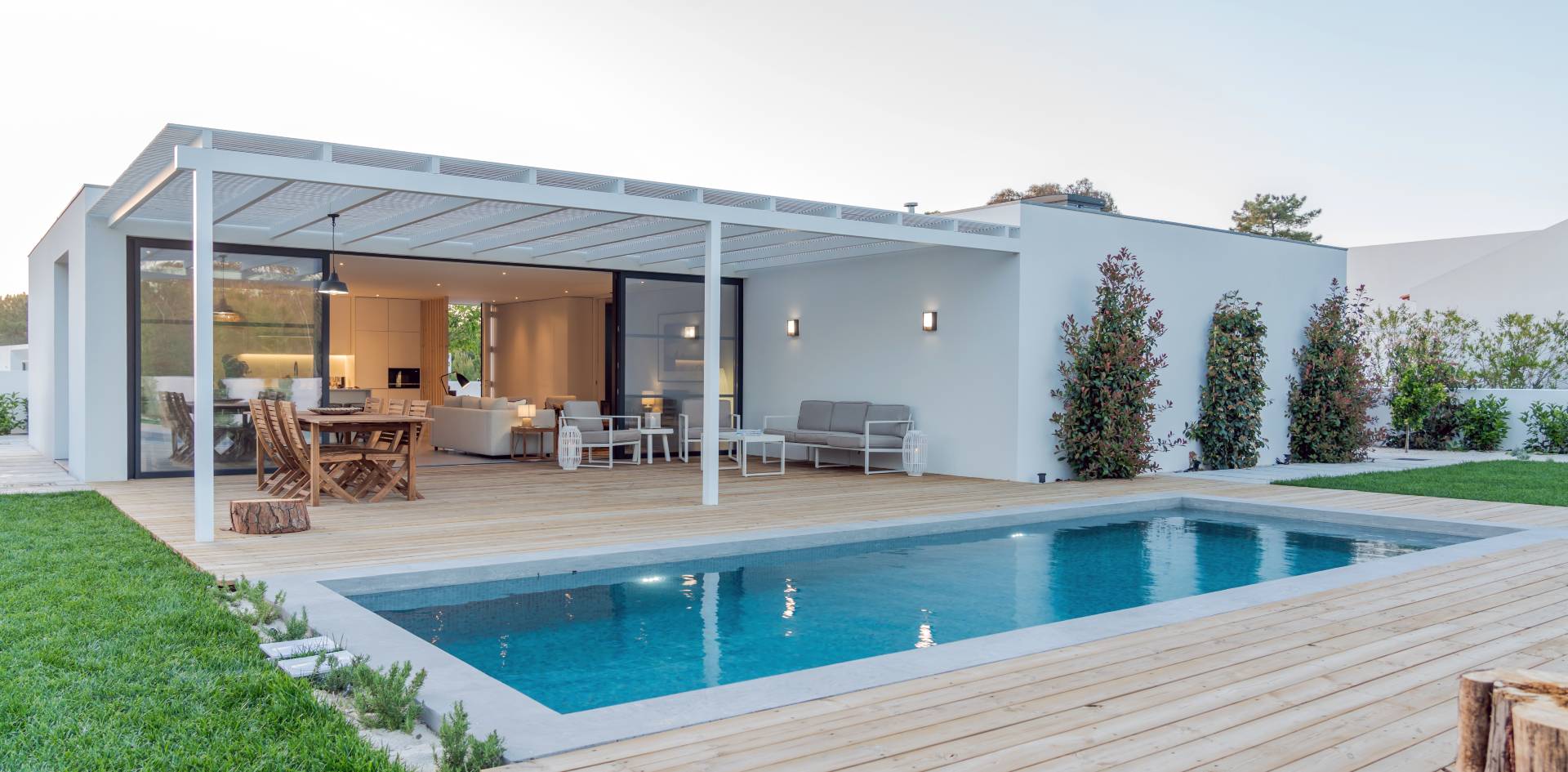 Ranch-style commercial property for rent