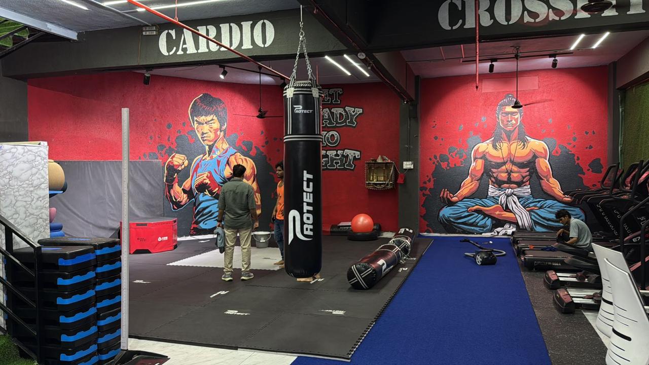 Commercial space for rent that features a warehouse on rent, which is ideal for gym setup.