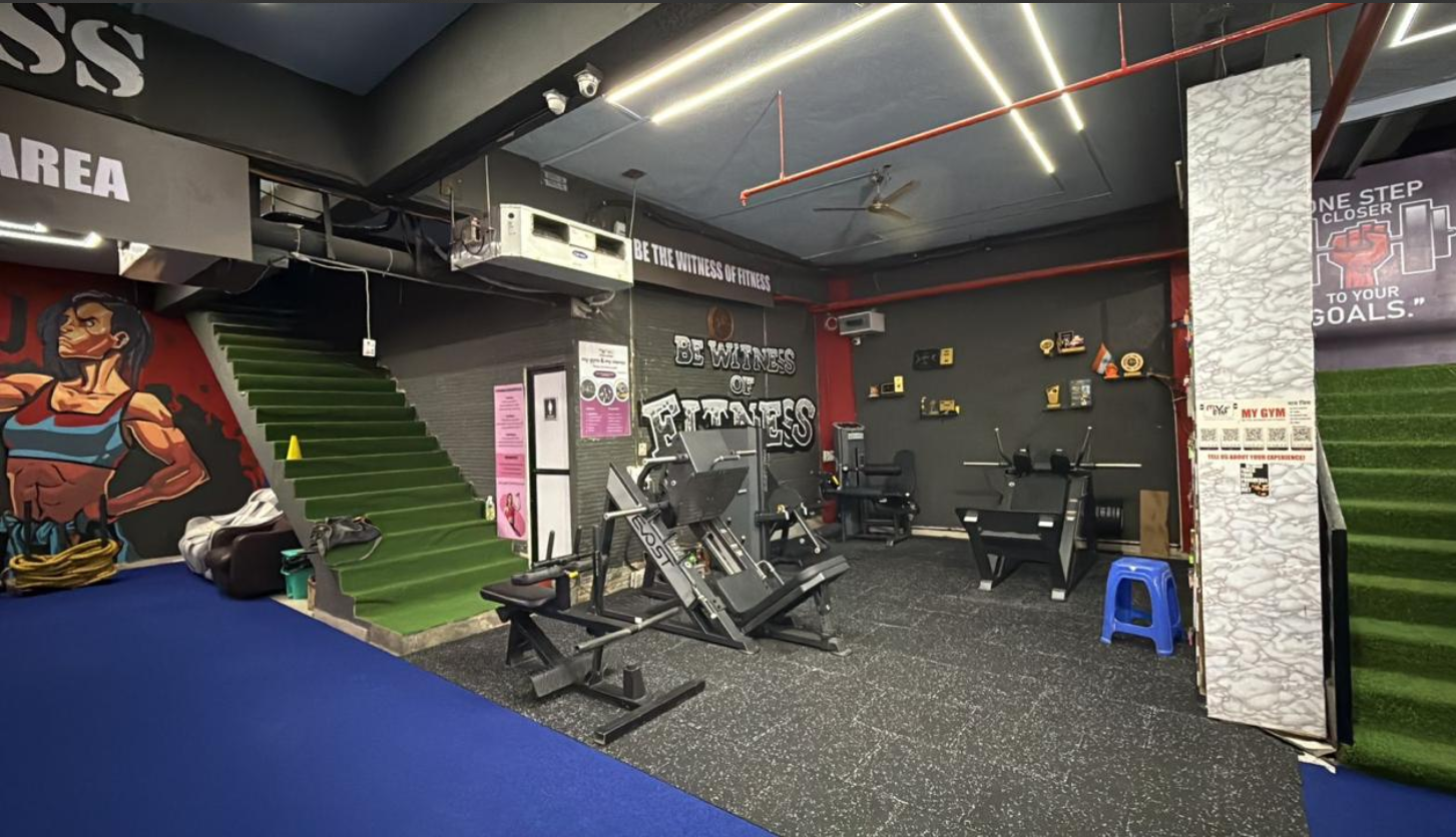 Commercial space for rent that features a warehouse on rent, which is ideal for gym setup.